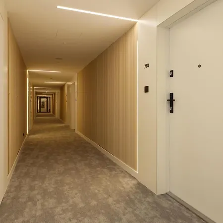 Pinea 718 Seaview