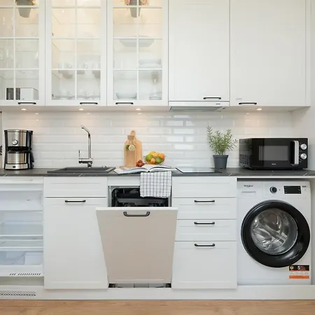 Pinea 718 Seaview Apartman *