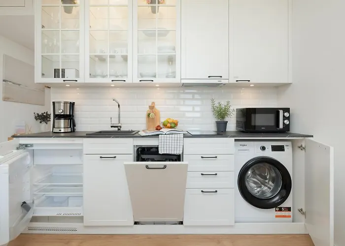 Pinea 718 Seaview Apartman *