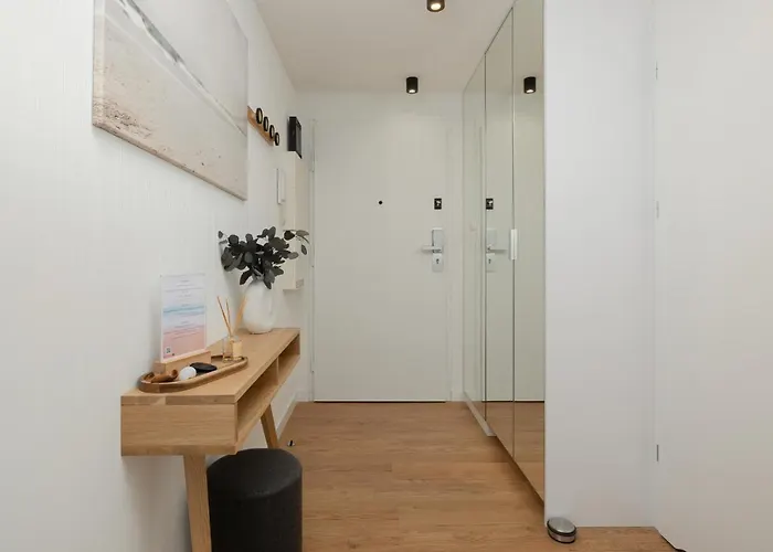 Pinea 718 Seaview Apartamento *